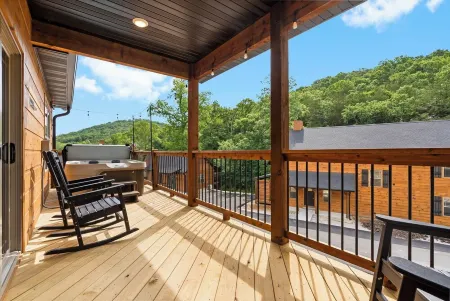 Family/ Pet friendly/6 beds!