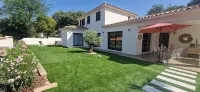 Villa with swimming pool and boule court Hotels in Ventabren