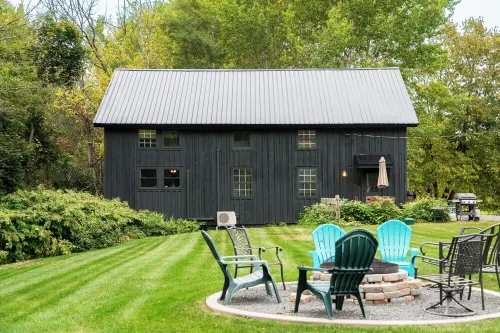 Charming 5-bedroom barn with WiFi, AC in superb Cooperstown