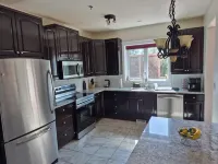 Northern Solace, 2 Bedrooms, 2 Bathrooms, Kitchen, Living Room, 5 Min to Airport Hotels in Yellowknife