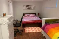 Chic Spacious Basement Pool WellServed No Kitchen