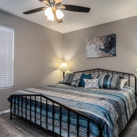 Twin Trails-No Stairs! Sleeps 16! Updated and ideal for families- Close to Strip