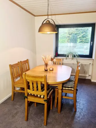 Ferienwohnung mit Sonnenterrasse und Blick auf die Sauer Отели в г. Лангзур