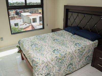 Apartment for 8 with terrace and BBQ in the city center