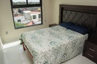 Apartment for 8 with terrace and BBQ in the city center Hoteles cerca de Carpimaderas San Jose Arandas