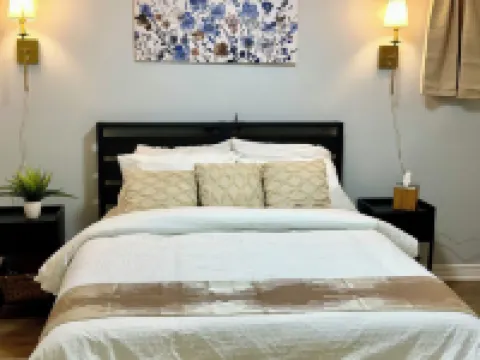 "Modern & Bright 2BR Retreat in Pickering – 12 mins from Waterfront