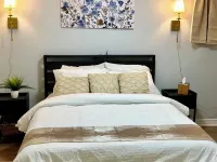 "Modern & Bright 2BR Retreat in Pickering – 12 mins from Waterfront Hotels in Pickering