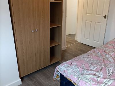 Spacious one bedroom & Living Room family apartment - non smoker