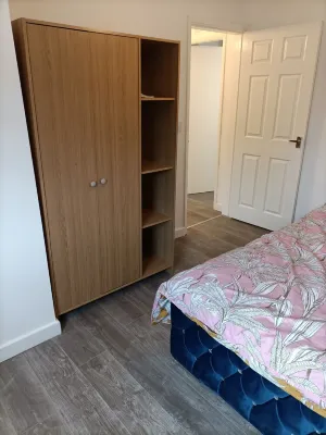 Spacious one bedroom & Living Room family apartment - non smoker