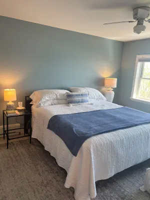 Chic cottage in Tawas City with stunning views Hotels in Arenac County