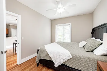 Tiger Tailgate Retreat – Walk to LSU Stadium & Campus Fun!