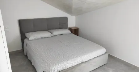 House with sea view vast marina