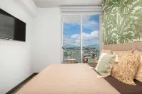 New Boho Sabana Apartment Close to Airports w/ AC