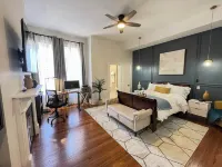 Spacious 5-bdrm house w/ WiFi, AC, and Laundry in charming MT. Vernon Baltimore