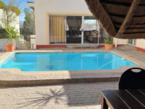 ホテル ペンション カーサ アフリカーナ ウィントフークのホテル