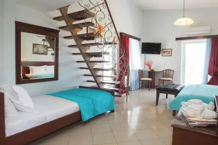 Lux front beach Apartment+breakfast Peloponnese Отели в г. Трифилија