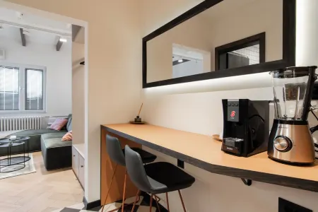 Cozy 1-bedroom apartment with WiFi, AC in delightful Skopje