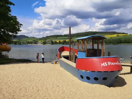 Chalet on the Diemelsee with lake view, sun terrace and much more. Pet friendly Отели в г. Димельзе