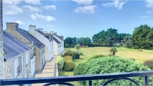 Renovated apartment, direct access to beaches, leisure activities, trails, port, shops,