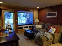 Lake View Condo across from the Public Park and Beach, Downtown Chelan!
