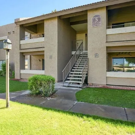 Cozy 1-bedroom condo resort in charming Mesa with WiFi, AC