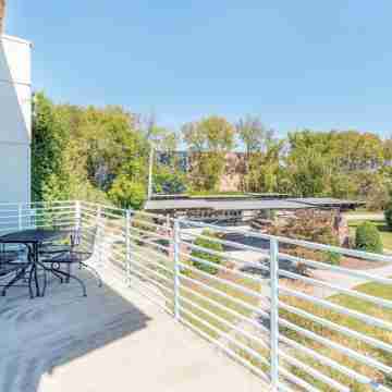 Cozy 1-bedroom pet friendly apartment in enchanting Chattanooga with WiFi, AC Others