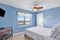 Tradewinds 708 by Vacation Homes Collection - Bungalows