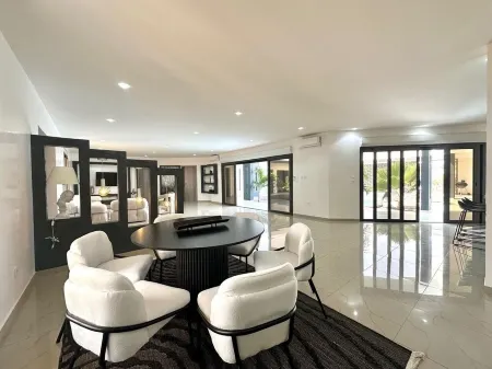 Luxurious 4-bedroom house next to Somone Lagune