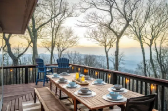 Mountain Views, Hot Tub, Impeccable Design