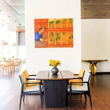 33rd Executive Suites
