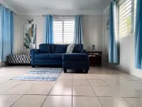 Just 7 minutes to airport. Wi-Fi and A/C. Capture Holiday Memories here!