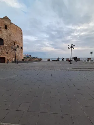 Double room with bathroom located near the historic center and beaches.