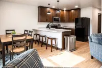 Brillion 2‑ Suite w/ Full Kitchen Near Ariens – Unit #4 - 3-Star