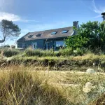 Pieds dans l'eau in Brittany for 12 people Hotels in Plouguerneau
