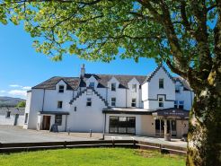 Broadford Hotel