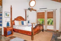 Luxury Villa In A Private Beachfront Oasis, W/ Tennis, Pickleball, Dock/ Pool!