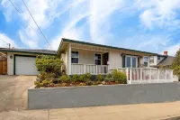 Bright Pacific Grove Retreat - Walk to Beach & Town!