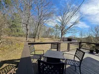 Charming Mountain Retreat with Fire Pit, Fenced Yard, Scenic Views, and Privacy. - 3성급