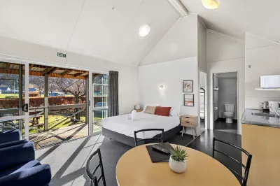 Hampshire Holiday Parks - Arrowtown Hotels near Cardrona Domain