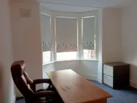 Victorian Charm Home near Thorpe park, Heathrow Airport and Windsor. Hotels in Staines