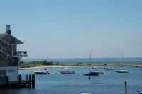 Cozy 2-bedroom condo in Watch Hill