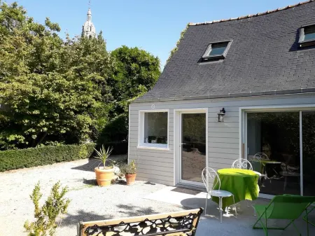 Cottage 7 mins from the sea Отели в г. Плонеур-Ланверн