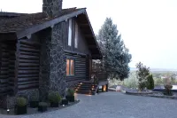 Barbara's Cabin. A luxury log home in the heart of Washington wine country.