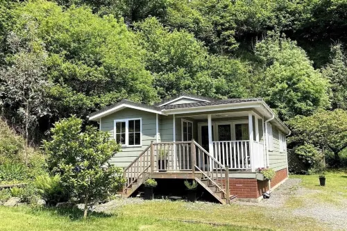 Luxury lodge in peaceful surroundings Hotels in Saltash