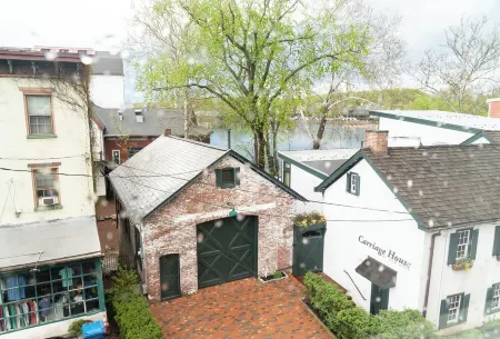 The New Hope Loft Walkable & Serene