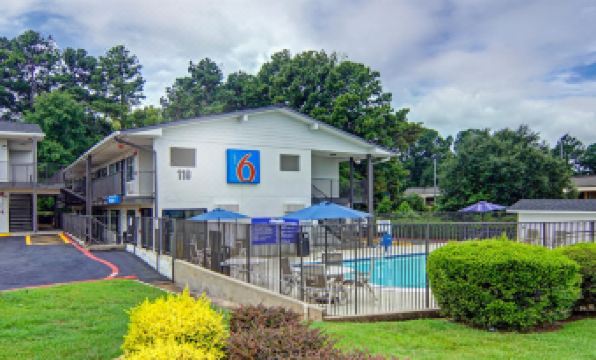 Motel 6 Longview, TX