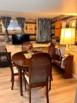 Riverside suite on York River in town free parking