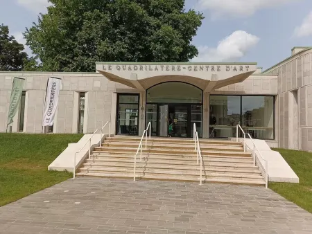 Cosy T2 apartment Hyper Centre Place Jeanne Hachette NEAR AIRPORT AND SNCF STATION