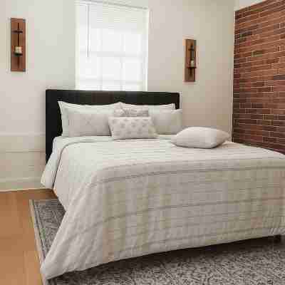 <10Mins 4Rm Downtown, Early Check-in, Pets Welcome, with Pool Table Rooms