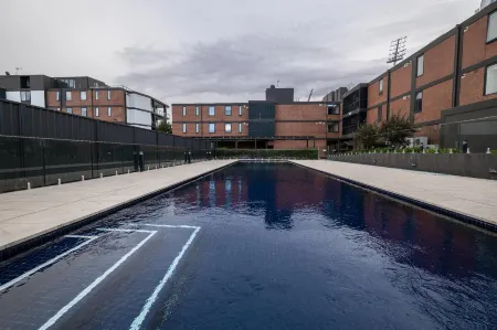 CBD Apartments by the International Отели рядом с достопримечательностью «Сити оф Вагга Вагга Ботаник Гарденс»